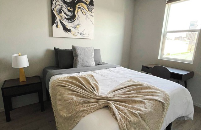 Sleepover: Beautiful 1BD/1BA + Gym - Downtown Omaha