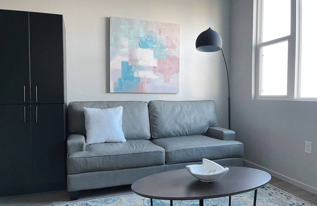 Sleepover: Desirable 1BD/1BA + Gym- Downtown Omahan