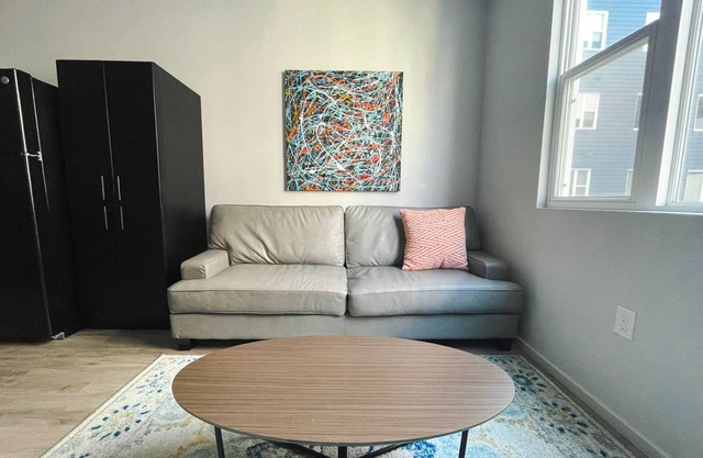 Sleepover: Superior 1BD/1BA + Gym - Downtown Omahan