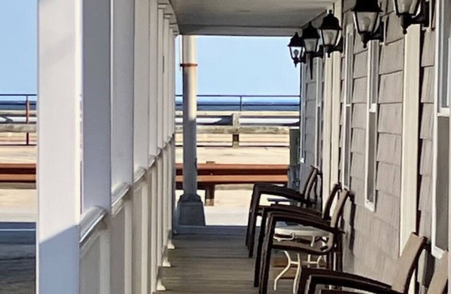 *Sleeps 2 | Hampton Beach Suite | Pet Friendly -