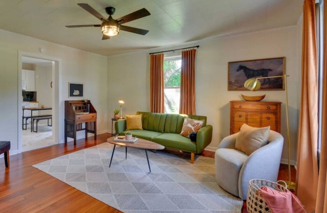 Sleeps 6 ½ Mi to Casino 2bd/1bath 3 Beds