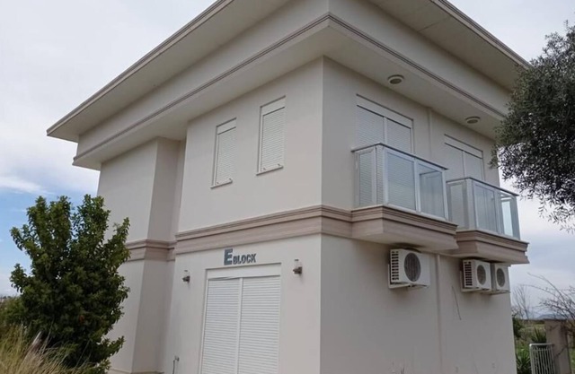 Sleeps 6, Villa with Private Pool - AWZ 242