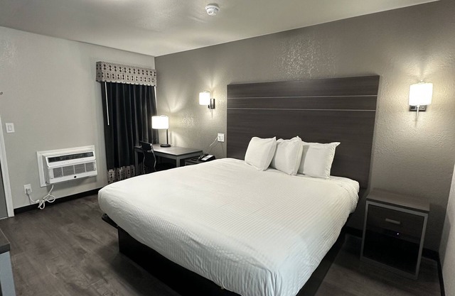 Sleepy Traveler Motel