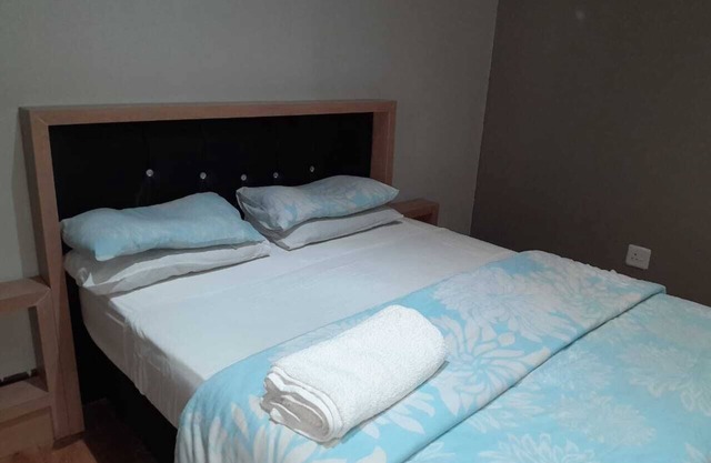 Slumberlake Guest House Offering Free Wifi and Secure Parking Space + Breakfast.