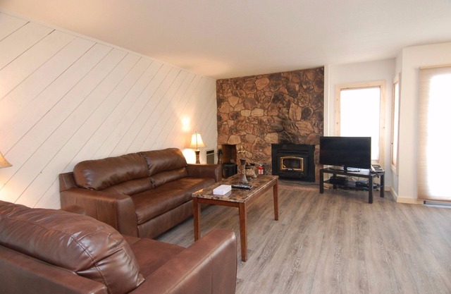 Snowcreek Resort Vacation Rental #201