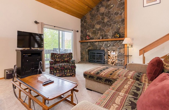 Snowcreek Resort Vacation Rental #644