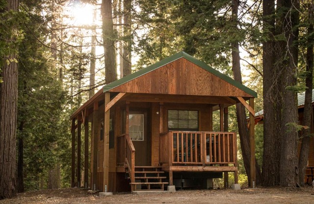 Snowflower Camping Resort Cabin 2