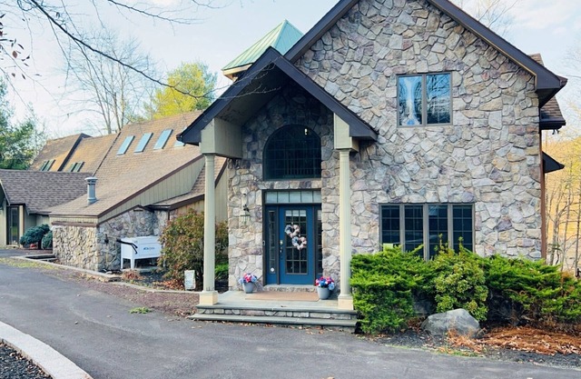 Snug Harbor Cove on Lake Wallenpaupack with Indoor Pool and Private Dock!