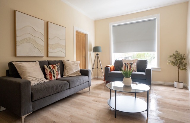 Snug Modern Apartment in Glasgow