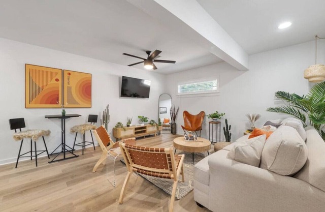 SoCo BoHo Bungalow | Sleeps 4