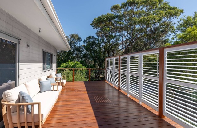 Softlanding ~ The perfect holiday home to land next to Mollymook Beach!