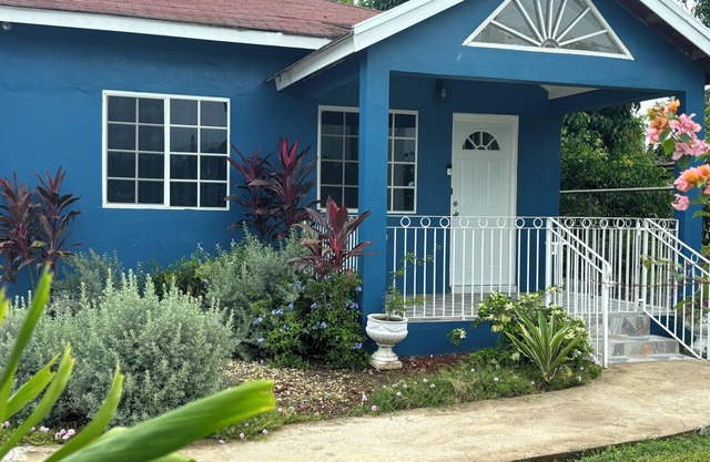 “Something Blue”nEntire property in Westmoreland, Jamaica nCozy 3 bedroom home