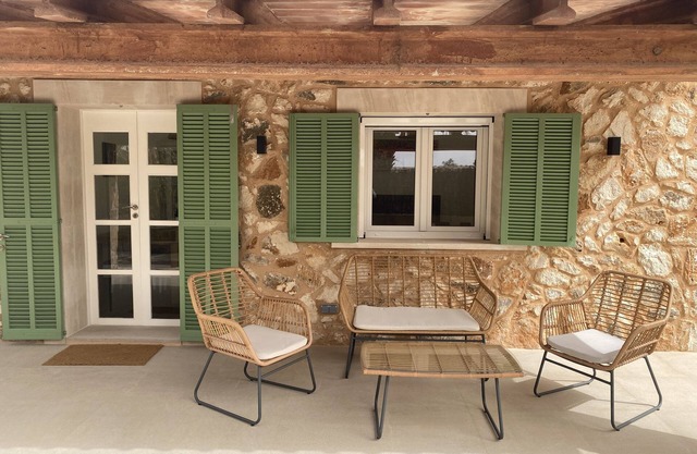 Son Coves Rural Cottage