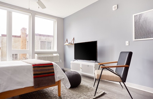 Sonder | Luna Apartments | Bright Studio + Gym