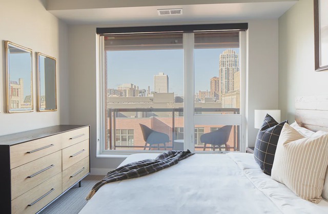 Sonder | Vicinity | Sunny 1BR + Balcony
