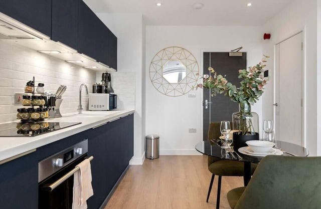 Sophisticated Living: 1-BR Flat in Beckenham