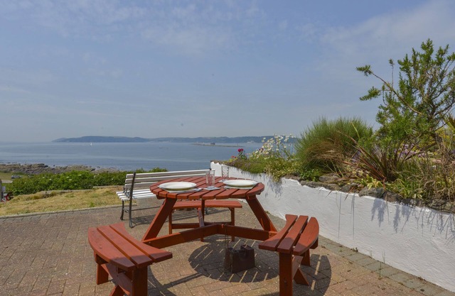 SOUNDVIEW, family friendly, country holiday cottage in Down Thomas