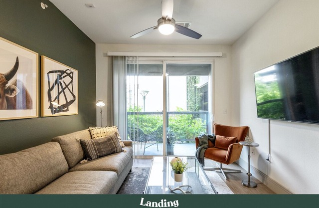 South Lamar Luxury Apartment