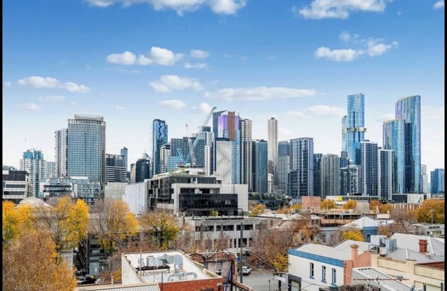 South Melbourne Base. 1 Queen and 2 King Singles.