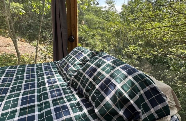 South Muskoka Cliff Cabin