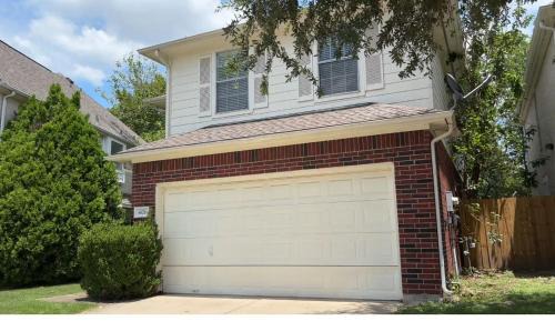 Southwest City Area Nice Home in Gated Community