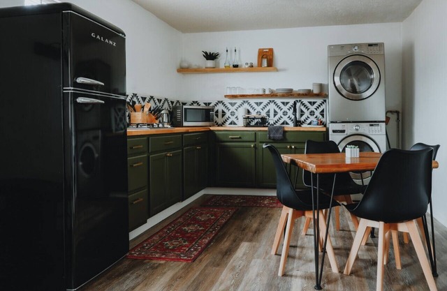Southwest Modern Apartment * w/King Bed