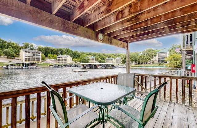 SOUTHWOOD SHORES 103 | 1 Bed, 1 Bath