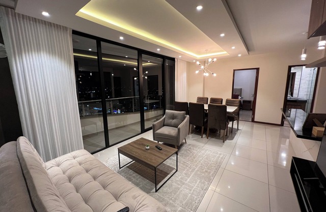 Spacious, Luxurious and the best view!