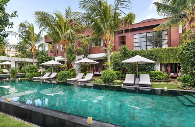 Spacious, 10 Bedrooms Villa in Seminyak