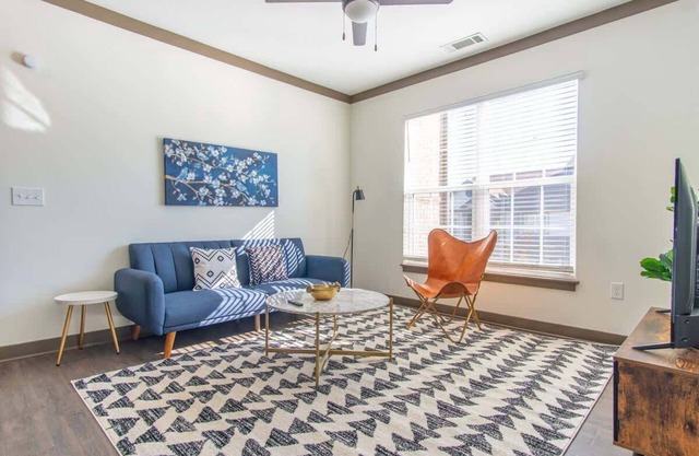 Spacious 1BR Suite | Pool, Parking + Gym B