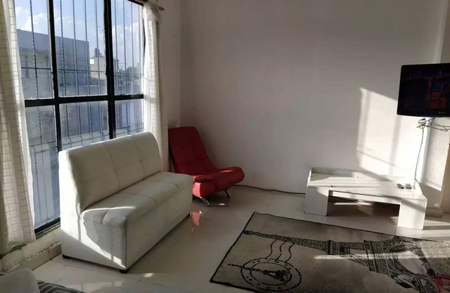 Spacious 1st floor loft Metrobus works