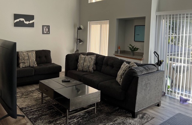 Spacious 2 Bed 2 Bath Apartment