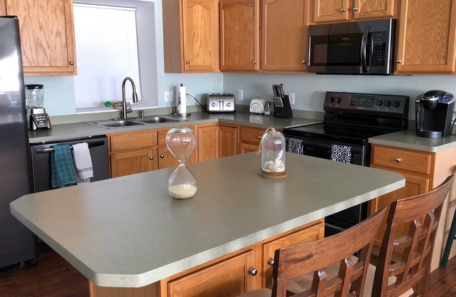 Spacious 2 Bedroom Condo