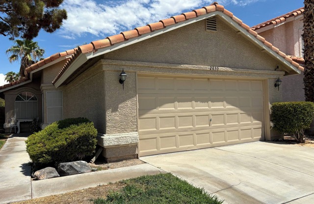 Spacious 2BR 2BA Home Pool Beautiful Terrace Park 30 Sec Walk Garage