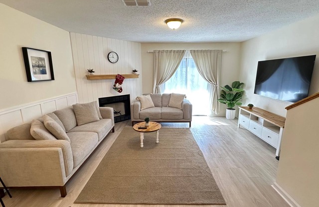 Spacious 2BR Townhome with Private Baths