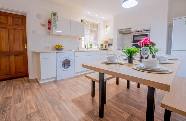 Spacious 3 Bed Maisonette In The Heart Of Rochester