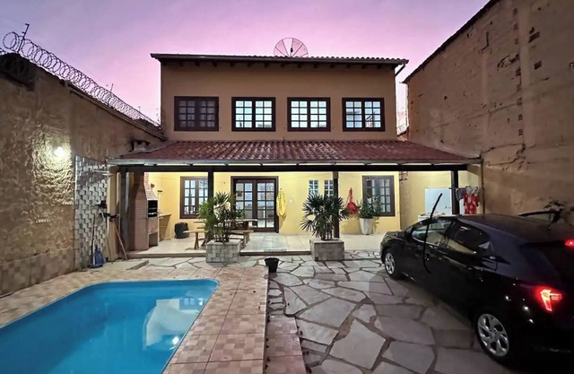 Spacious 3-bedroom house in Pirenópolis with pool, A/C, WiFi. Sleeps 8