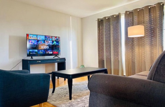 Spacious 3 Beds Home by Magic Mountainn