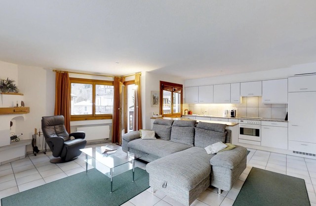Spacious 3½-room apartment on the second floor, ca.