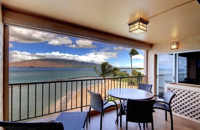 Spacious 3BD/2BA Beachfront Condo - Perfect Family Retreat– Menehune Shores #510