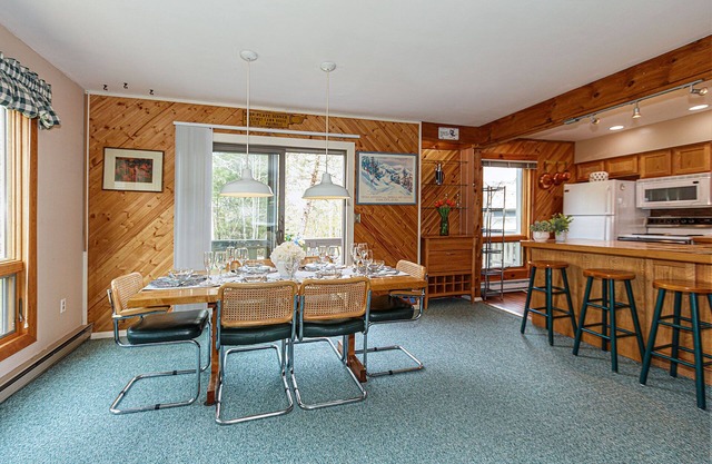 Spacious 3BR/3BA Upstate Luxury Retreat with Glorious Autumn Scenery