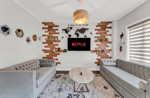 Spacious 3BR Home | Sleeps 8 | Central Brampton