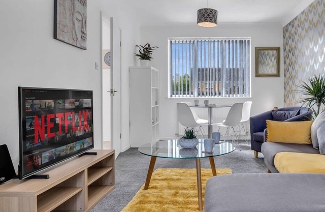 Spacious 3BR Stay w/Garage Near Birmingham