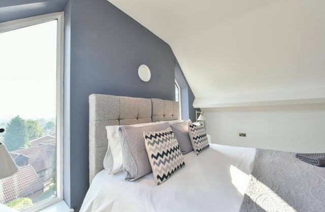 Spacious 4 Bedroom, 2 bathroom House