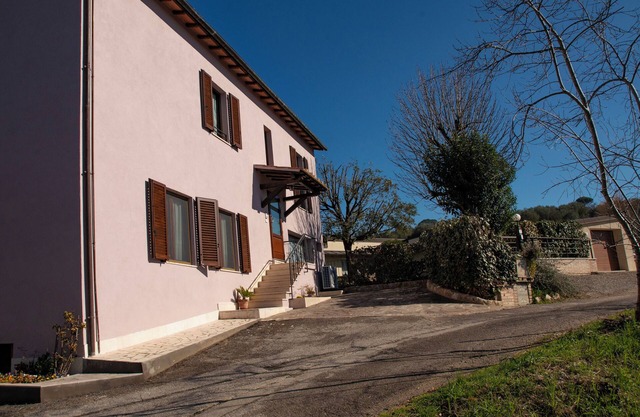 Spacious 4-bedroom apartment in the surroundings of Siena with WiFi, AC