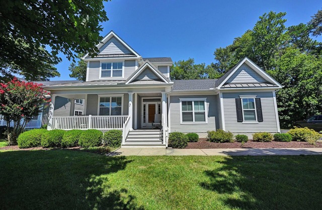Spacious 4BD 4BA Luxury Retreat in The Refuge – Minutes from Fenwick Island! Community Pool, WIFI,