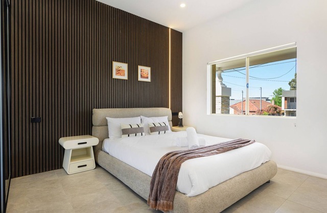 Spacious 5-bedroom house in charming Kingsgrove with AC