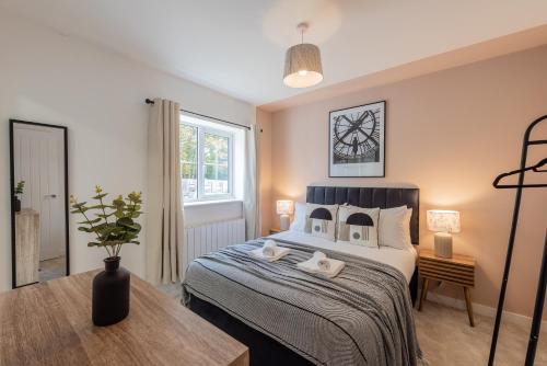 Spacious 5-Bedroom House in Nottingham