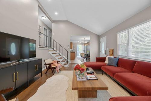 Spacious 5BR Firepit with Deck Near OSU and More