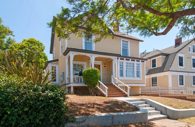 Spacious 6-bedroom house in lovely San Diego with AC, WiFi